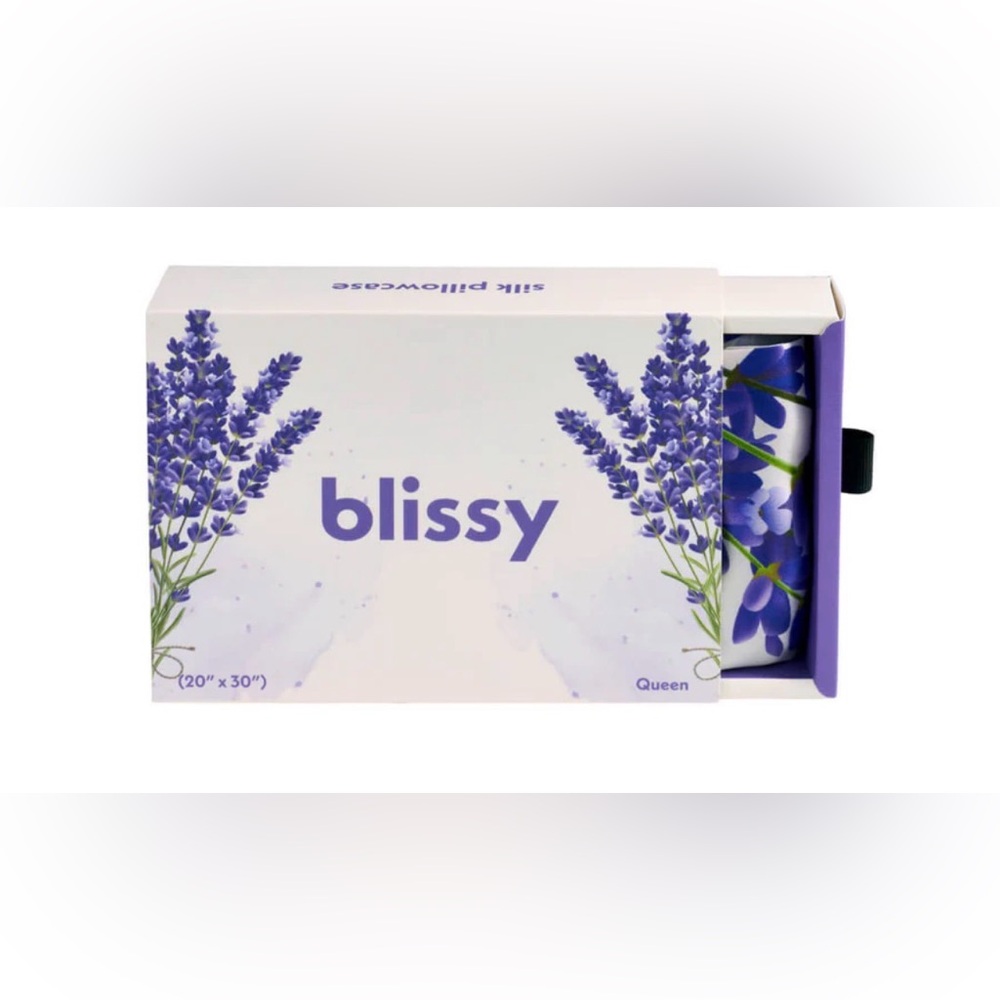 Blissy Queen Pillowcase - Elegant Blue Floral